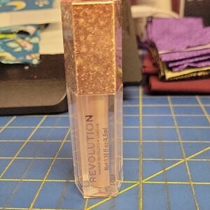 Revolution Lip Topper Luxurious  4.5ml New Sealed